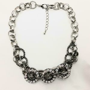 VTG HAMMERED DISC DARK SILVERTONE RHINESTONE NECKL